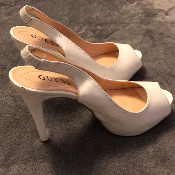 Guess shoes creamy white 4&1/2 in heal size 7 - Picture 2 of 5